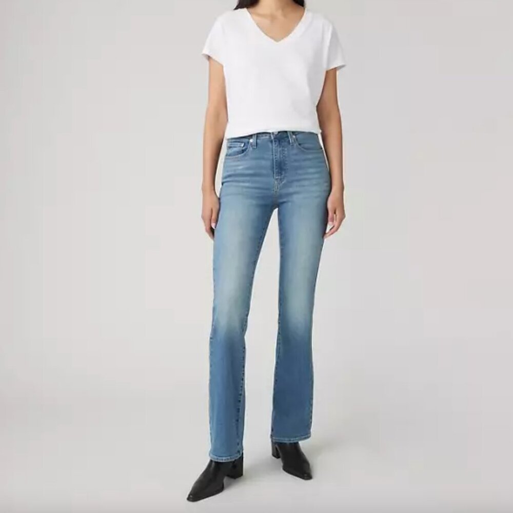 Levis 725 High Rise Bootcut Jeans - Size 29